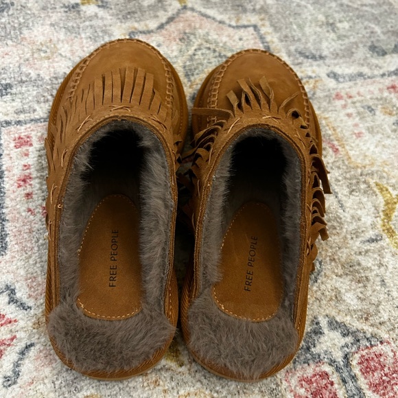 New Free People Fallon Fringe Mules - Picture 6 of 7